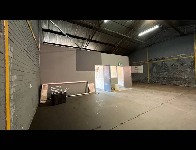 301M² WAREHOUSE FOR SALE IN ISANDO